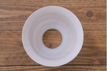 アンティーク照明　大正昭和初期　桐紋・菊紋入り　激レア品!大正ロマンスタイルにぴったりのシャンデリア(3灯、天井照明、吊り下げ照明)(R-042711)