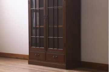 レトロ家具　昭和正期　上手物　透かし彫りの意匠がおしゃれなナラ材製の本箱(ブックケース、収納棚、飾り棚、キャビネット)(R-042721)