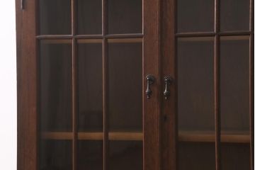 レトロ家具　昭和正期　上手物　透かし彫りの意匠がおしゃれなナラ材製の本箱(ブックケース、収納棚、飾り棚、キャビネット)(R-042721)