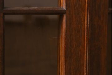 レトロ家具　昭和正期　上手物　透かし彫りの意匠がおしゃれなナラ材製の本箱(ブックケース、収納棚、飾り棚、キャビネット)(R-042721)