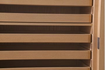 中古　伝統工芸品　長谷川浅次謹作　久光刻　衣装盆付き　花鳥図の前飾りが素敵な重ね加茂総桐箪笥(総桐たんす、和タンス、衣装箪笥、着物箪笥)(定価約120万円)(R-042722)