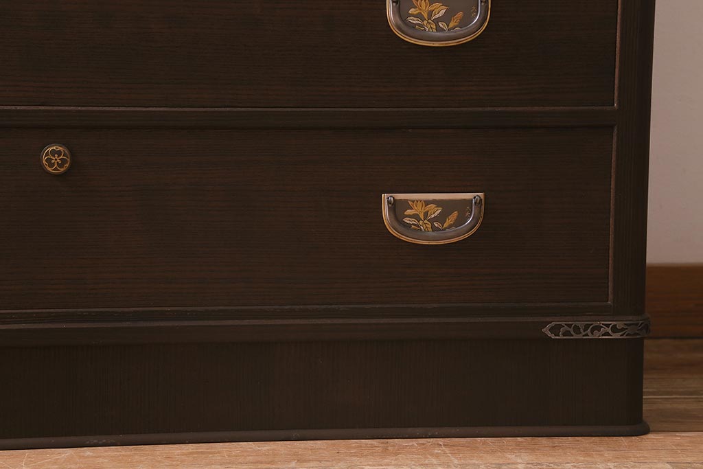 中古　伝統工芸品　長谷川浅次謹作　久光刻　衣装盆付き　花鳥図の前飾りが素敵な重ね加茂総桐箪笥(総桐たんす、和タンス、衣装箪笥、着物箪笥)(定価約120万円)(R-042722)