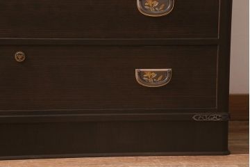 中古　伝統工芸品　長谷川浅次謹作　久光刻　衣装盆付き　花鳥図の前飾りが素敵な重ね加茂総桐箪笥(総桐たんす、和タンス、衣装箪笥、着物箪笥)(定価約120万円)(R-042722)