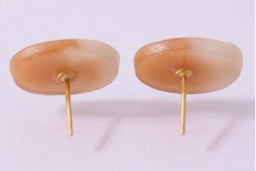 ヴィンテージアクセサリー　カメオ風　女性の横顔をモチーフにしたエレガントなビンテージピアス(R-042723)