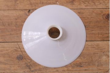 アンティーク照明　戦前　昔懐かしい白い平笠シェードの吊り下げ照明(天井照明、電笠、ペンダントライト)(R-042732)