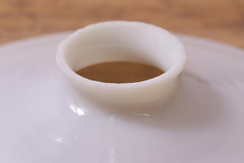 アンティーク照明　戦前　昔懐かしい白い平笠シェードの吊り下げ照明(天井照明、電笠、ペンダントライト)(R-042732)