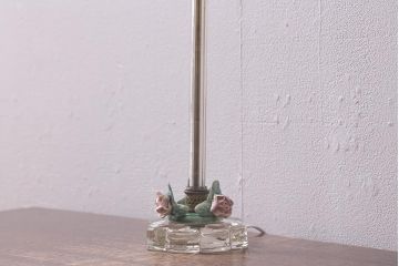 ヴィンテージ照明　バラのモチーフがかわいらしいアメリカビンテージのテーブルランプ(スタンドライト、卓上ランプ)(R-042737)