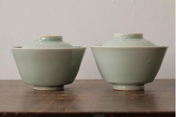 古民具・骨董　江戸期　古伊万里　青磁染付蓋茶碗2客セット(和食器)(R-042742)
