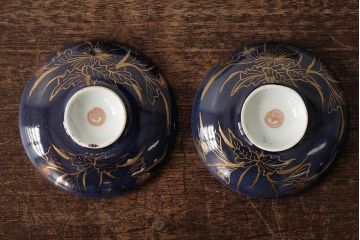 江戸期　古伊万里　瑠璃金彩花文蓋茶碗2客セット(和食器)(R-042744)
