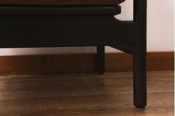 ビンテージ家具　Sampei Design Institute Tokyo(三平興業研究所)　モダンなデザインの一人掛けソファ(1Pソファ、アームソファ)(R-042752)