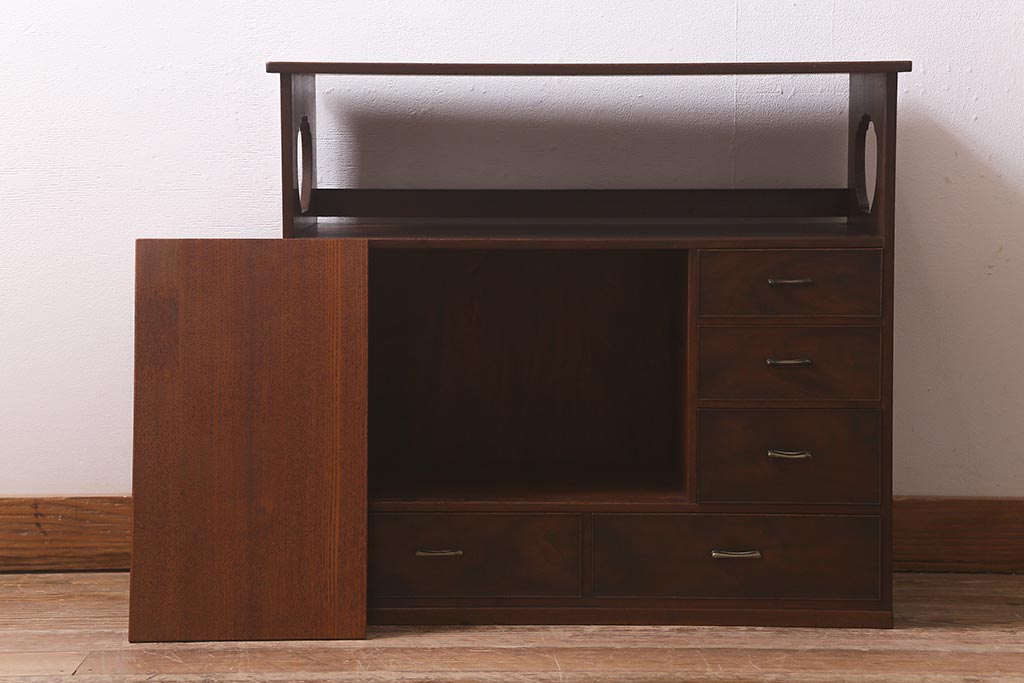 アンティーク家具　指物家具　桑・タモ・桐材　品の良い作りが魅力的な上手物の飾り棚(戸棚、収納棚)(R-042754)