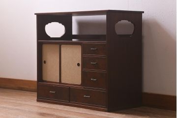 アンティーク家具　指物家具　桑・タモ・桐材　品の良い作りが魅力的な上手物の飾り棚(戸棚、収納棚)(R-042754)