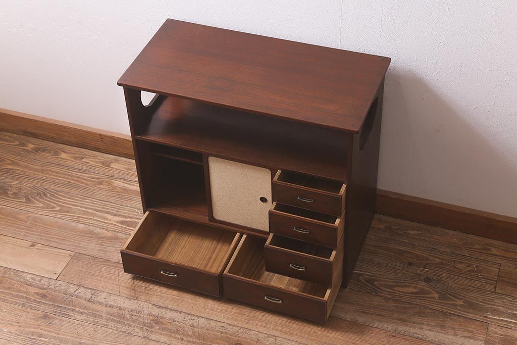 アンティーク家具　指物家具　桑・タモ・桐材　品の良い作りが魅力的な上手物の飾り棚(戸棚、収納棚)(R-042754)