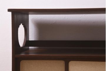 アンティーク家具　指物家具　桑・タモ・桐材　品の良い作りが魅力的な上手物の飾り棚(戸棚、収納棚)(R-042754)