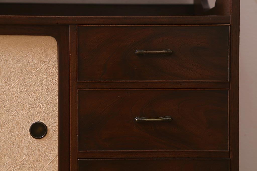 アンティーク家具　指物家具　桑・タモ・桐材　品の良い作りが魅力的な上手物の飾り棚(戸棚、収納棚)(R-042754)