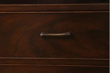 アンティーク家具　指物家具　桑・タモ・桐材　品の良い作りが魅力的な上手物の飾り棚(戸棚、収納棚)(R-042754)