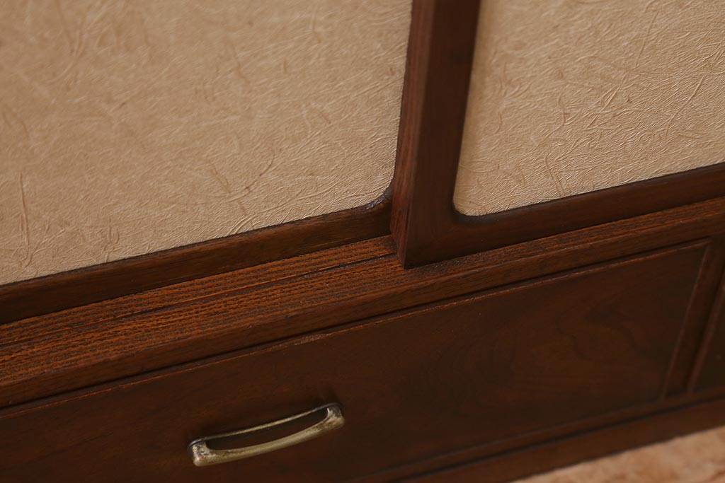 アンティーク家具　指物家具　桑・タモ・桐材　品の良い作りが魅力的な上手物の飾り棚(戸棚、収納棚)(R-042754)