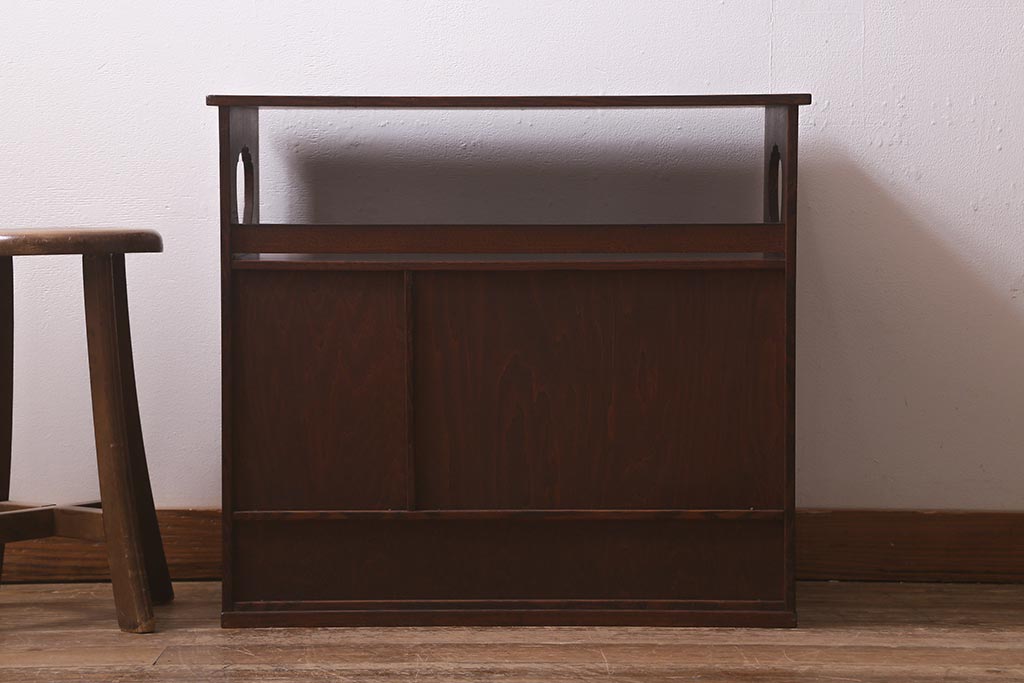 アンティーク家具　指物家具　桑・タモ・桐材　品の良い作りが魅力的な上手物の飾り棚(戸棚、収納棚)(R-042754)