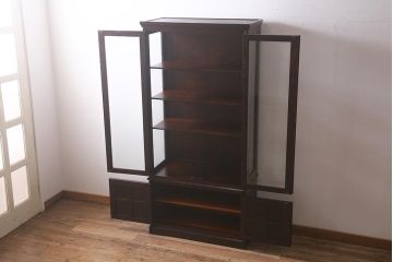 中古　希少な廃盤品!!　北海道民芸家具　OM158　品のある空間づくりにおすすめな飾り棚(収納棚、キャビネット)(定価約めな飾り棚(収納棚、キャビネット)(R-042756)