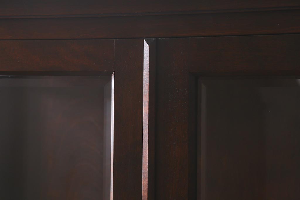 中古　希少な廃盤品!!　北海道民芸家具　OM158　品のある空間づくりにおすすめな飾り棚(収納棚、キャビネット)(定価約めな飾り棚(収納棚、キャビネット)(R-042756)