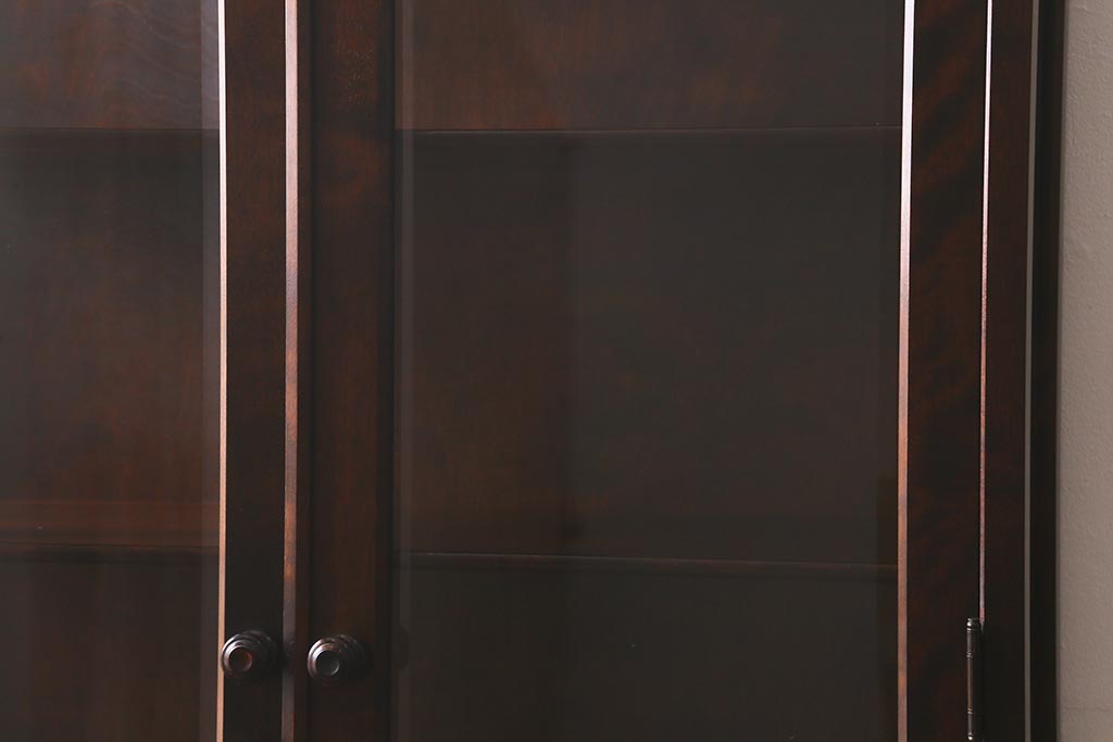 中古　希少な廃盤品!!　北海道民芸家具　OM158　品のある空間づくりにおすすめな飾り棚(収納棚、キャビネット)(定価約めな飾り棚(収納棚、キャビネット)(R-042756)