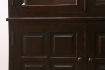 中古　希少な廃盤品!!　北海道民芸家具　OM158　品のある空間づくりにおすすめな飾り棚(収納棚、キャビネット)(定価約めな飾り棚(収納棚、キャビネット)(R-042756)