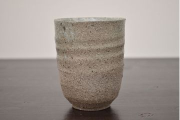 アンティーク雑貨　1968年　加守田章二作　灰釉湯呑　二客(共箱)(R-042758)