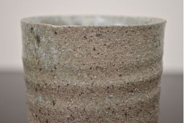 アンティーク雑貨　1968年　加守田章二作　灰釉湯呑　二客(共箱)(R-042758)