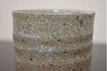 アンティーク雑貨　1968年　加守田章二作　灰釉湯呑　二客(共箱)(R-042758)