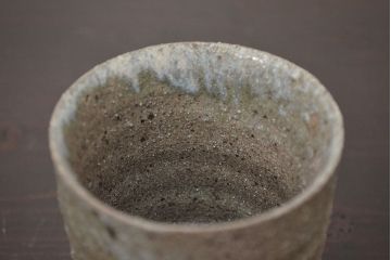 アンティーク雑貨　1968年　加守田章二作　灰釉湯呑　二客(共箱)(R-042758)