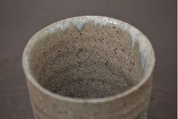 アンティーク雑貨　1968年　加守田章二作　灰釉湯呑　二客(共箱)(R-042758)