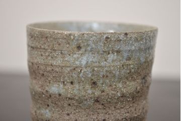 アンティーク雑貨　1968年　加守田章二作　灰釉湯呑　二客(共箱)(R-042758)