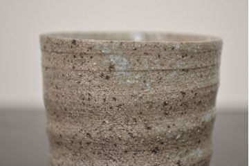 アンティーク雑貨　1968年　加守田章二作　灰釉湯呑　二客(共箱)(R-042758)