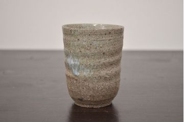 アンティーク雑貨　1968年　加守田章二作　灰釉湯呑　二客(共箱)(R-042758)