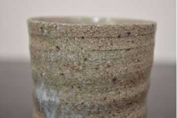 アンティーク雑貨　1968年　加守田章二作　灰釉湯呑　二客(共箱)(R-042758)