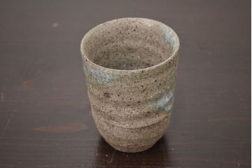 アンティーク雑貨　1968年　加守田章二作　灰釉湯呑　二客(共箱)(R-042758)