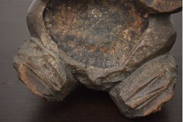 アンティーク雑貨　古い木彫りの蛙　置物　竹根　彫刻　民芸品　中国唐物?(R-042801)