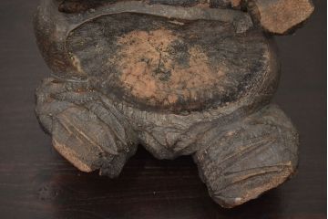 アンティーク雑貨　古い木彫りの蛙　置物　竹根　彫刻　民芸品　中国唐物?(R-042801)