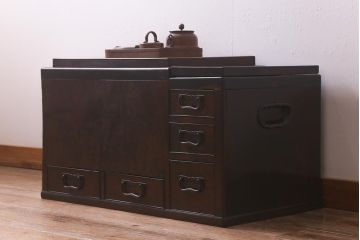 アンティーク家具　銅壺付き　ケヤキ材　美しい杢目が魅力の長火鉢(木製火鉢)(R-042812)