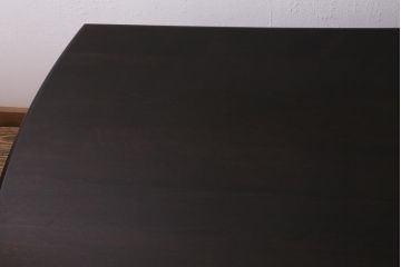 ビンテージ家具　北海道民芸家具　脚のデザインが魅力のシックな4人掛けダイニングテーブル(机)(R-042814)