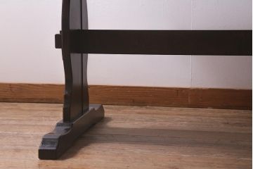 ビンテージ家具　北海道民芸家具　脚のデザインが魅力のシックな4人掛けダイニングテーブル(机)(R-042814)