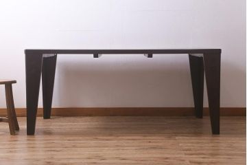 ビンテージ家具　北海道民芸家具　モダンなデザインの4人掛けダイニングテーブル(机)(R-042815)