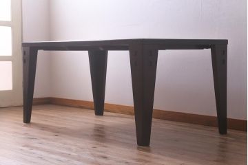 ビンテージ家具　北海道民芸家具　モダンなデザインの4人掛けダイニングテーブル(机)(R-042815)