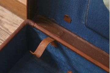 アンティーク雑貨　本革　レトロな魅力が漂うトランク(鞄、カバン、収納、ディスプレイ)(R-042818)