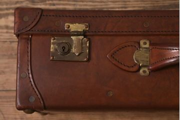 アンティーク雑貨　本革　レトロな魅力が漂うトランク(鞄、カバン、収納、ディスプレイ)(R-042818)