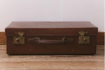 アンティーク雑貨　レトロな魅力が漂うトランク(鞄、カバン、収納、ディスプレイ)(R-042819)