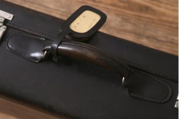 アンティーク雑貨　本革　黒いレザーが格好いいトランク(鞄、カバン、収納、ディスプレイ)(R-042821)