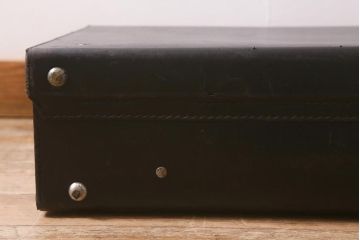 アンティーク雑貨　本革　黒いレザーが格好いいトランク(鞄、カバン、収納、ディスプレイ)(R-042821)