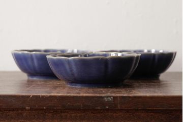 アンティーク雑貨　江戸期　古伊万里　瑠璃釉金彩花文なます皿3枚(中皿、和食器)(R-042830)