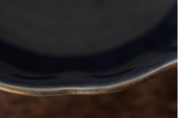 アンティーク雑貨　江戸期　古伊万里　瑠璃金輪花深鉢(深皿、和食器)(R-042838)